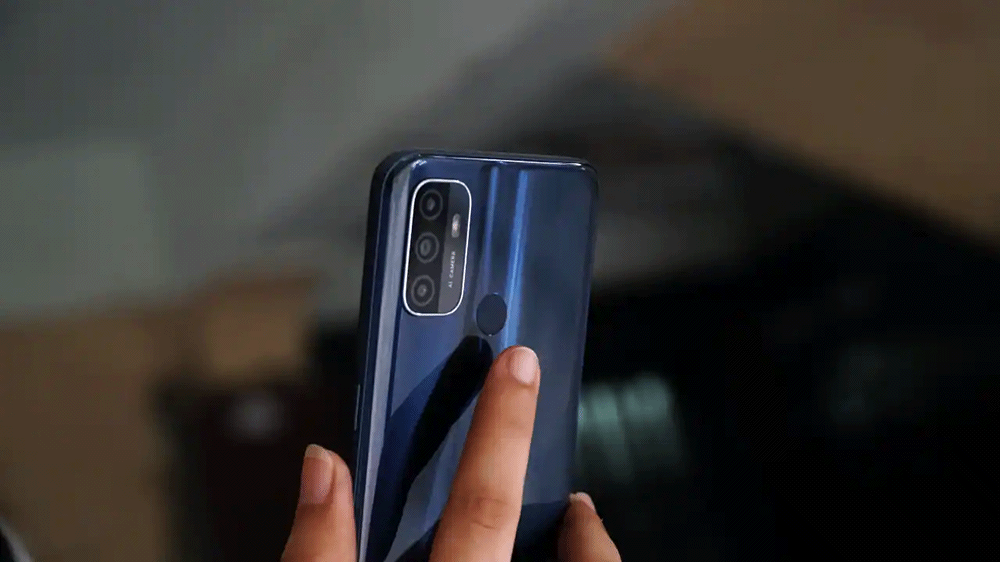 Comment résoudre le problème de l'écran qui reste noir sur Oppo A53s ?