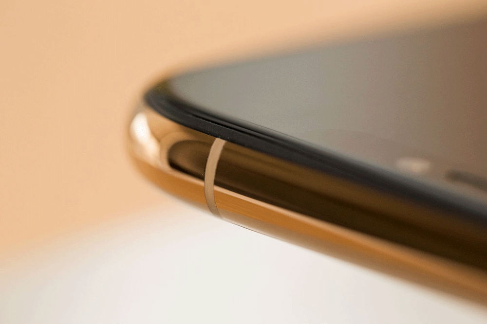 Reparer iPhone Xs qui bloque sur ecran noir ou blanc